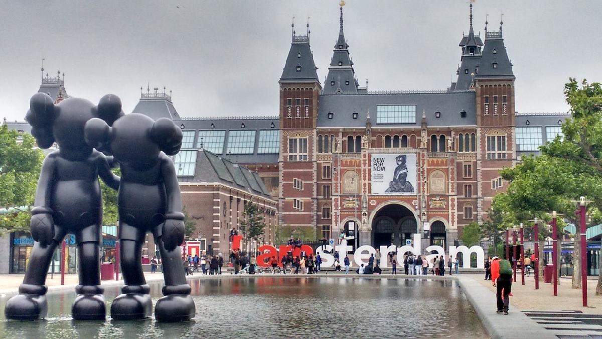 5th Day of Christmas Holiday Gift Guide: All Luxury Amsterdam