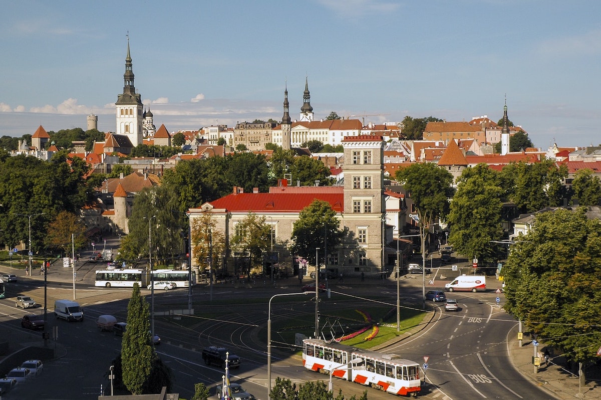 Tallinn: City Travel Guide