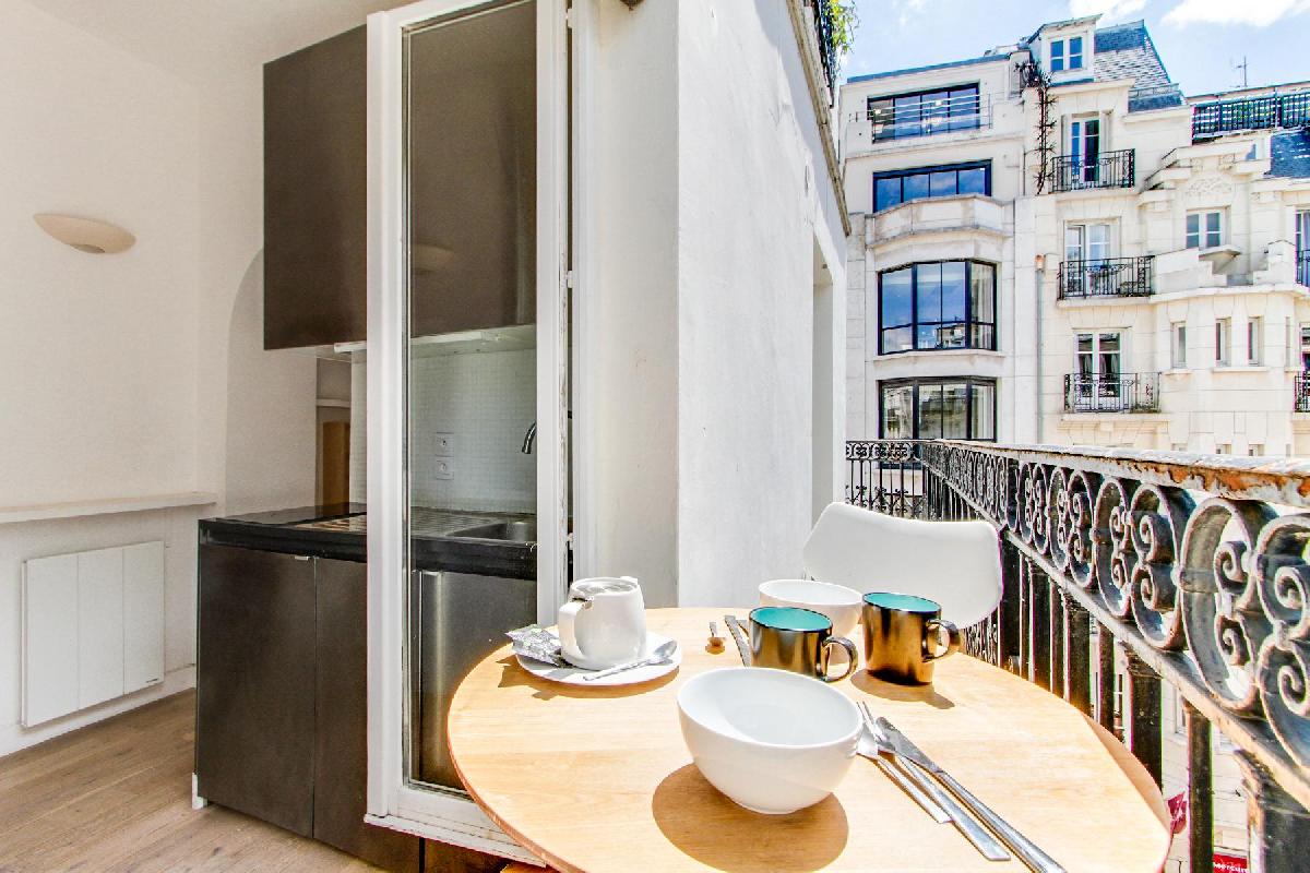 Romantic Luxury Apartments in Paris for Couples