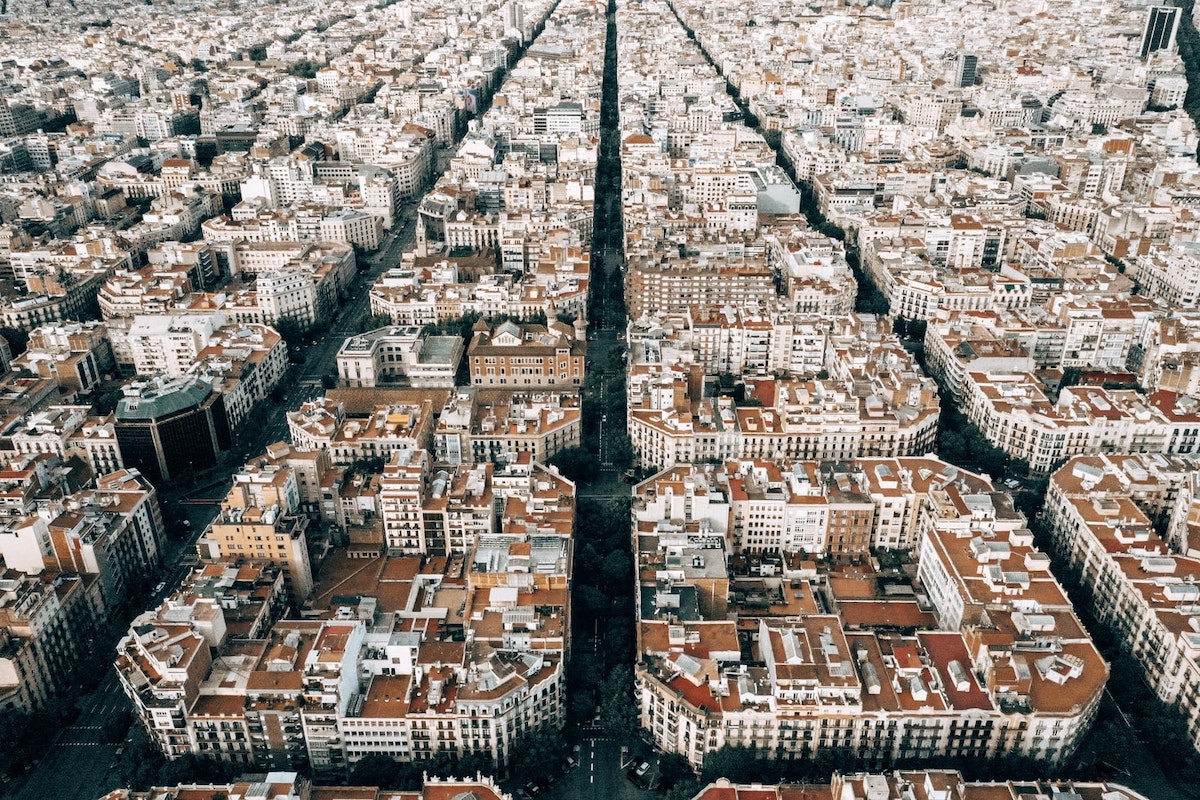Barcelona: City Travel Guide