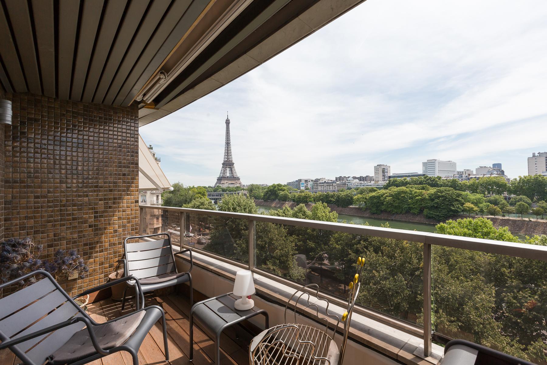 Paris apartment Eiffel Tower view