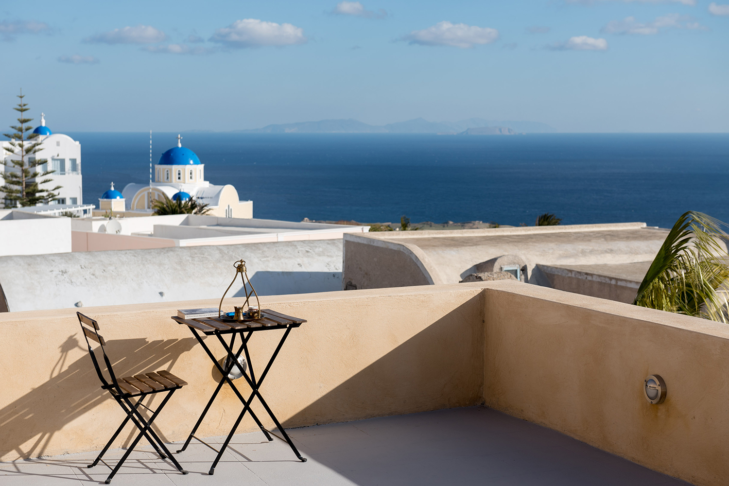 Romantic luxury villas in the Greek Island of Santorini for couples