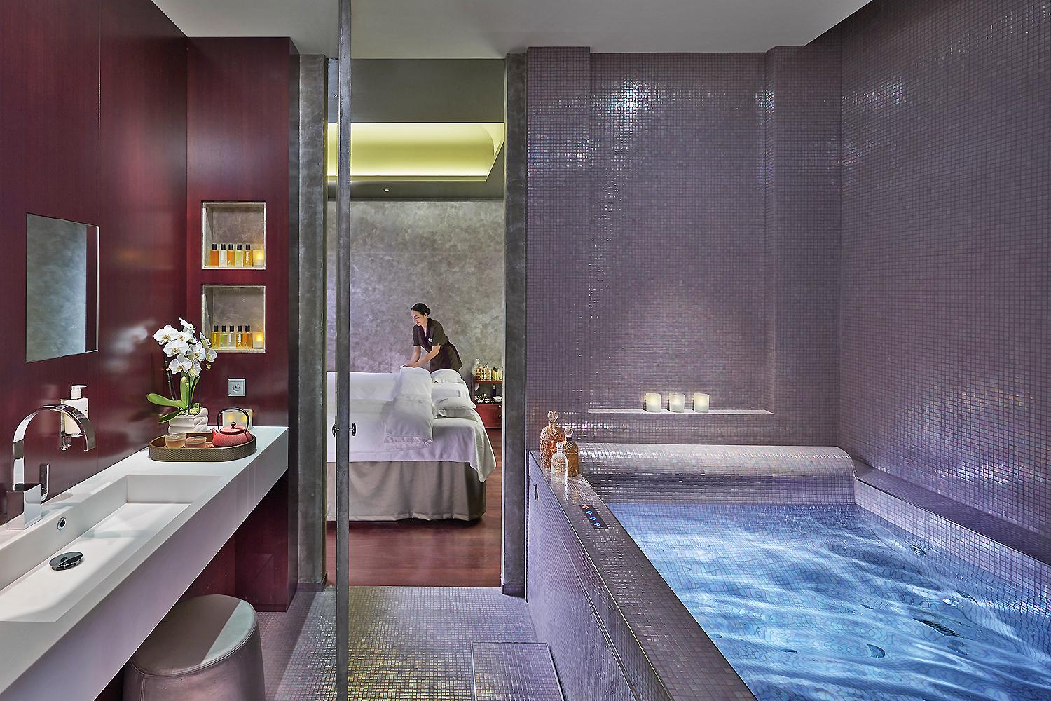 MANDARIN ORIENTAL, PARIS - All Luxury Apartments