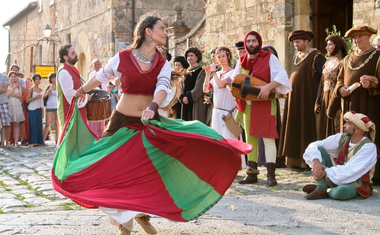 Medieval Festival in Tuscany - All Luxury Apartments
