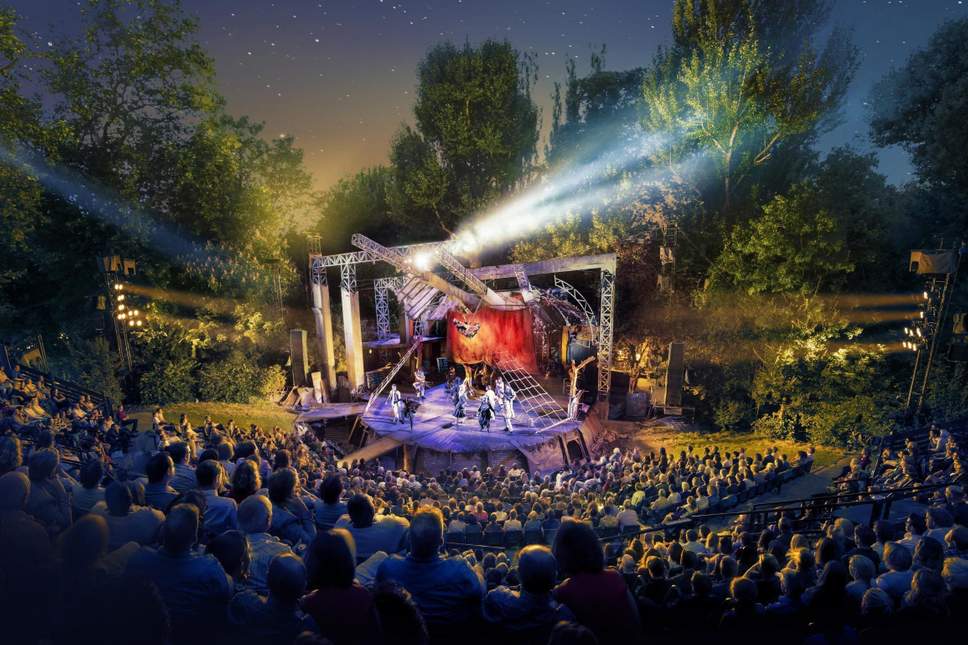 open air theatre in London - All Luxury Apartments