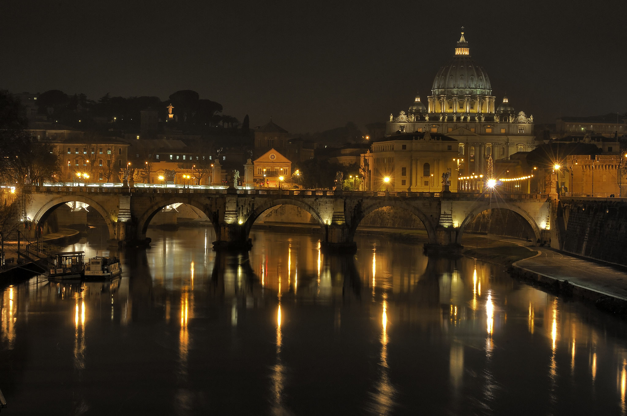 Rome at night - All Luxury Apartments